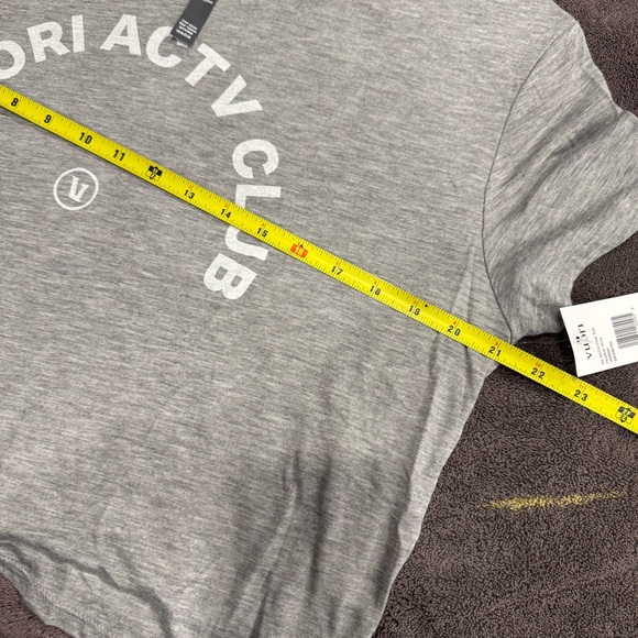 VUORI ACTV Club Tee 2.0 Heather Gray ~ Size M - Picture 7 of 9